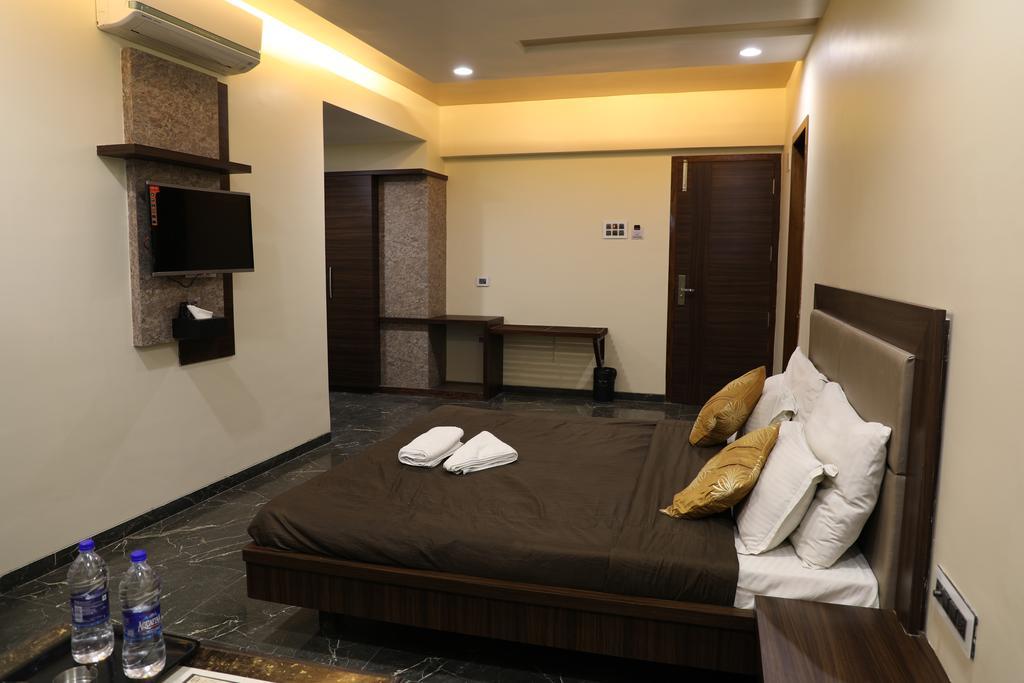 Hotel Jawahar Ulhasnagar Exterior photo